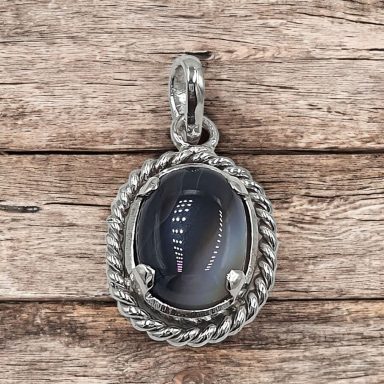 Amber Pendant (Flat Stone)